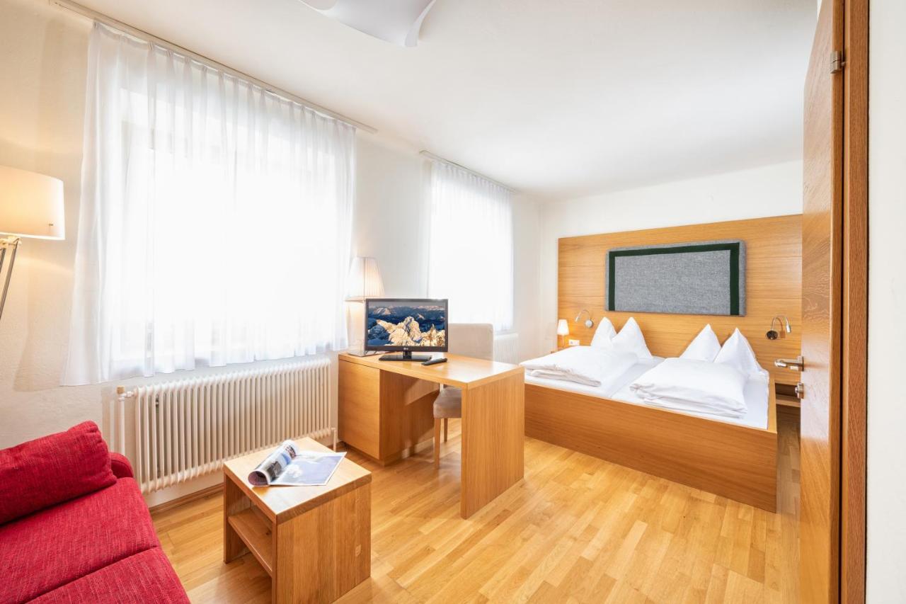 Mayer - Wirtshaus Und Dorfhotel Sankt Martin am Grimming Extérieur photo