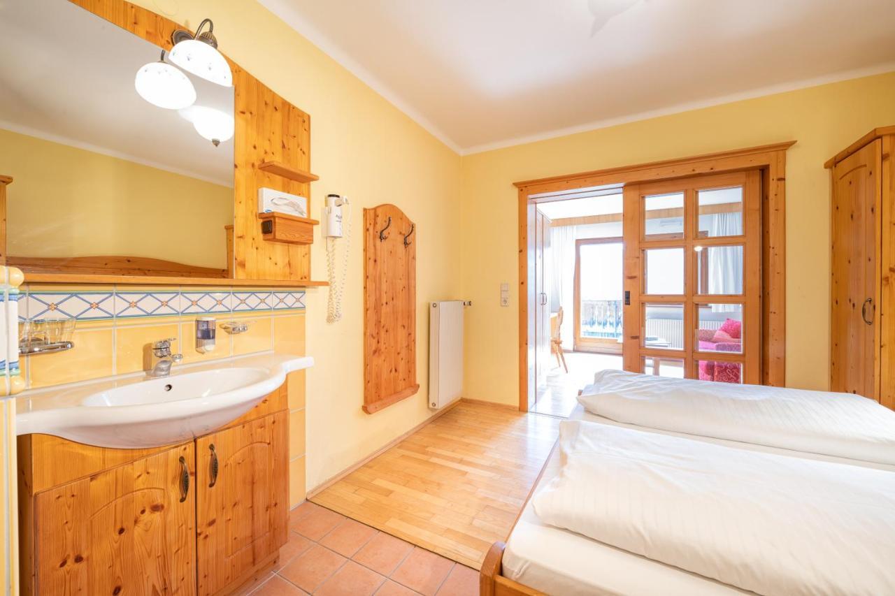 Mayer - Wirtshaus Und Dorfhotel Sankt Martin am Grimming Extérieur photo
